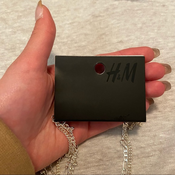 H&M SILVER NECKLACE - Picture 3 of 3
